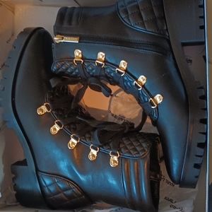 Karl Lagerfeld Combat Boot Style W8.5